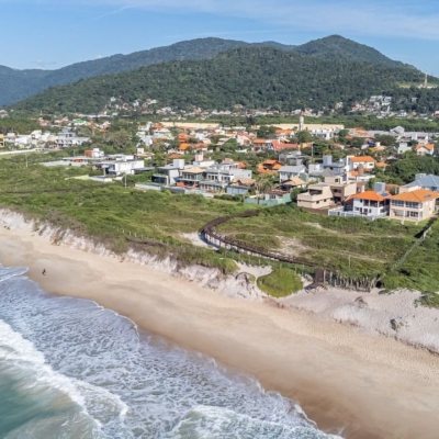 Cobertura com 69m², 2 quartos (sendo 1 suíte), 1 garagem, no bairro Morro das Pedras em Florianópolis