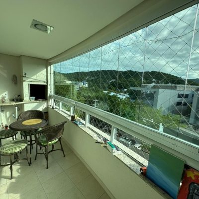 Apartamentos com 94m², 3 quartos, 1 suíte, 2 garagens, no bairro Itacorubi em Florianópolis