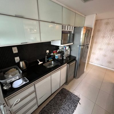 Apartamentos com 94m², 3 quartos, 1 suíte, 2 garagens, no bairro Itacorubi em Florianópolis