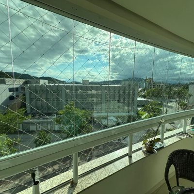 Apartamentos com 94m², 3 quartos, 1 suíte, 2 garagens, no bairro Itacorubi em Florianópolis