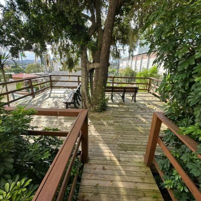 Apartamentos com 94m², 3 quartos, 1 suíte, 2 garagens, no bairro Itacorubi em Florianópolis