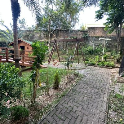 Apartamentos com 94m², 3 quartos, 1 suíte, 2 garagens, no bairro Itacorubi em Florianópolis