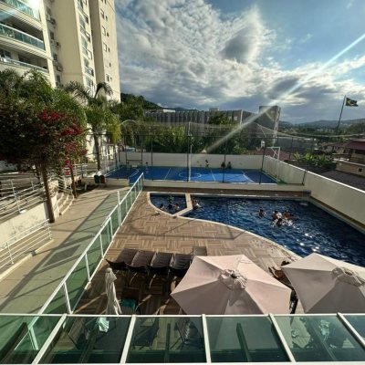 Apartamentos com 94m², 3 quartos, 1 suíte, 2 garagens, no bairro Itacorubi em Florianópolis