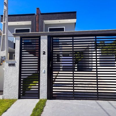 Sobrado Residencial com 153m², 3 quartos, 3 suítes, 2 garagens, no bairro São João Do Rio Vermelho em Florianópolis