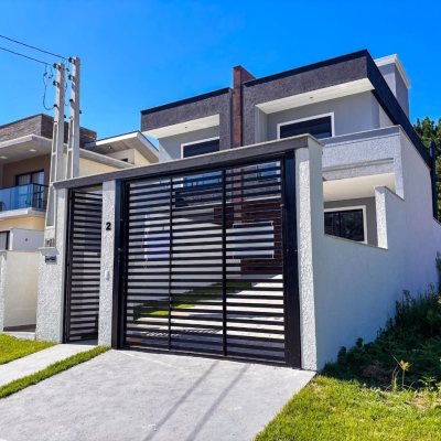 Sobrado Residencial com 153m², 3 quartos, 3 suítes, 2 garagens, no bairro São João Do Rio Vermelho em Florianópolis