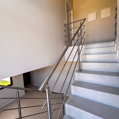 Sobrado Residencial com 153m², 3 quartos, 3 suítes, 2 garagens, no bairro São João Do Rio Vermelho em Florianópolis