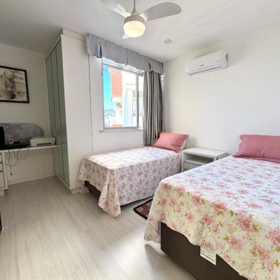 Apartamentos com 202m², 4 quartos (sendo 3 suítes), 2 garagens, no bairro Centro em Florianópolis