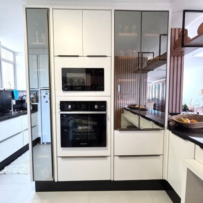 Apartamentos com 202m², 4 quartos (sendo 3 suítes), 2 garagens, no bairro Centro em Florianópolis
