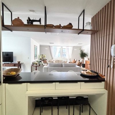 Apartamentos com 202m², 4 quartos (sendo 3 suítes), 2 garagens, no bairro Centro em Florianópolis