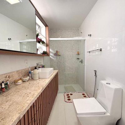 Apartamentos com 202m², 4 quartos (sendo 3 suítes), 2 garagens, no bairro Centro em Florianópolis