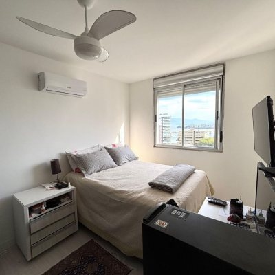 Apartamentos com 202m², 4 quartos (sendo 3 suítes), 2 garagens, no bairro Centro em Florianópolis