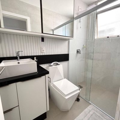 Apartamentos com 202m², 4 quartos (sendo 3 suítes), 2 garagens, no bairro Centro em Florianópolis