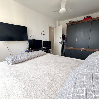 Apartamentos com 202m², 4 quartos (sendo 3 suítes), 2 garagens, no bairro Centro em Florianópolis