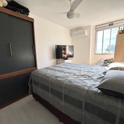 Apartamentos com 202m², 4 quartos (sendo 3 suítes), 2 garagens, no bairro Centro em Florianópolis
