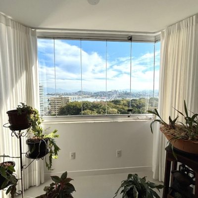 Apartamentos com 202m², 4 quartos (sendo 3 suítes), 2 garagens, no bairro Centro em Florianópolis