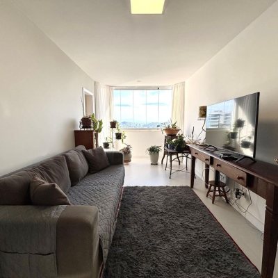 Apartamentos com 202m², 4 quartos (sendo 3 suítes), 2 garagens, no bairro Centro em Florianópolis