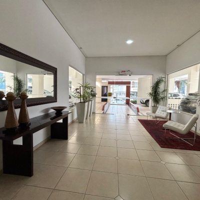 Apartamentos com 202m², 4 quartos (sendo 3 suítes), 2 garagens, no bairro Centro em Florianópolis