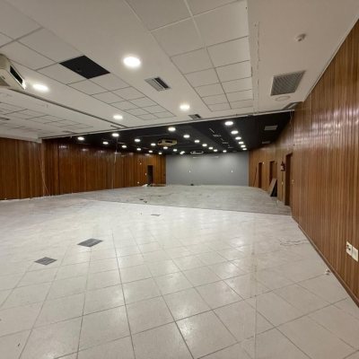 Sala com 531m², 5 garagens, no bairro Centro em Florianópolis
