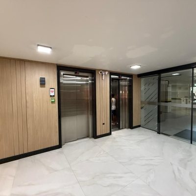 Sala com 531m², 5 garagens, no bairro Centro em Florianópolis