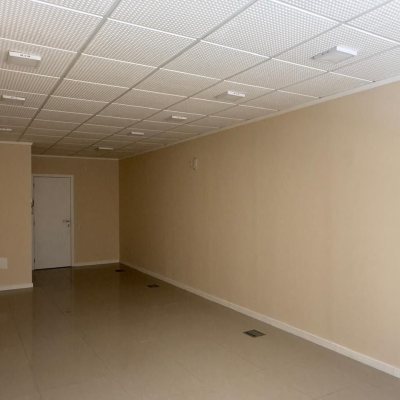 Sala com 37m², 1 garagem, no bairro Itacorubi em Florianópolis