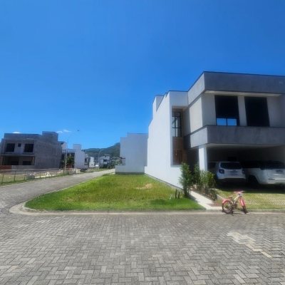 Terrenos Residenciais com 172m², no bairro Beira Rio em Biguaçu