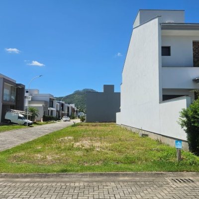 Terrenos Residenciais com 172m², no bairro Beira Rio em Biguaçu