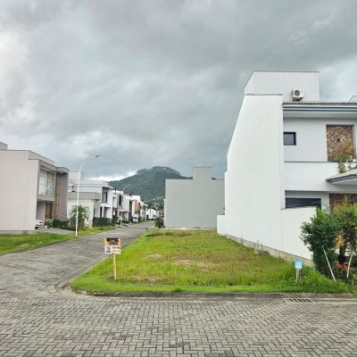Terrenos Residenciais com 172m², no bairro Beira Rio em Biguaçu