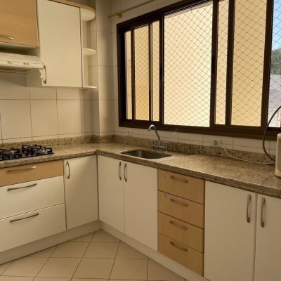Apartamentos com 107m², 3 quartos, 1 suíte, 1 garagem, no bairro Centro em Florianópolis