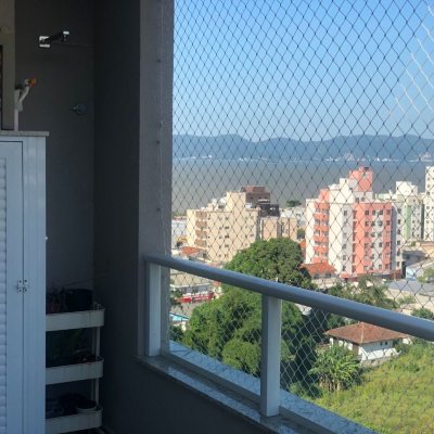 Cobertura com 213m², 3 quartos (sendo 3 suítes), 2 garagens, no bairro Barreiros em São José