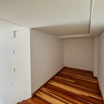 Apartamentos com 74m², 2 quartos (sendo 1 suíte), 1 garagem, no bairro Monte Verde em Florianópolis