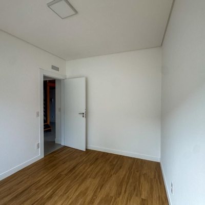 Apartamentos com 74m², 2 quartos (sendo 1 suíte), 1 garagem, no bairro Monte Verde em Florianópolis