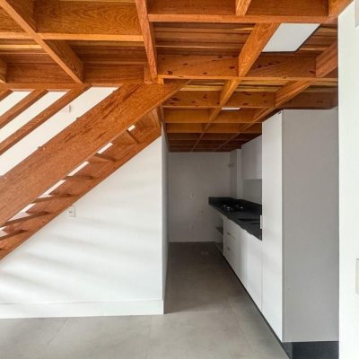 Apartamentos com 74m², 2 quartos (sendo 1 suíte), 1 garagem, no bairro Monte Verde em Florianópolis