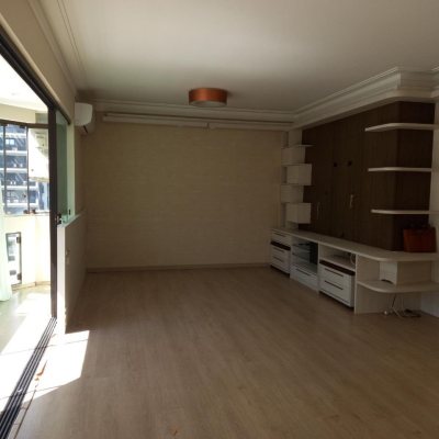 Apartamentos com 110m², 3 quartos, 1 suíte, 2 garagens, no bairro Centro em Florianópolis