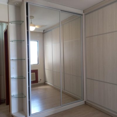 Apartamentos com 110m², 3 quartos, 1 suíte, 2 garagens, no bairro Centro em Florianópolis