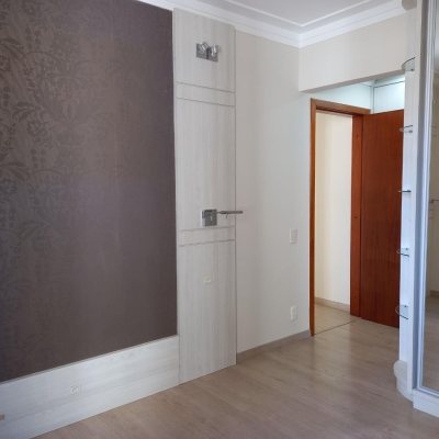 Apartamentos com 110m², 3 quartos, 1 suíte, 2 garagens, no bairro Centro em Florianópolis