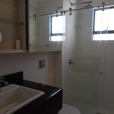 Apartamentos com 110m², 3 quartos, 1 suíte, 2 garagens, no bairro Centro em Florianópolis