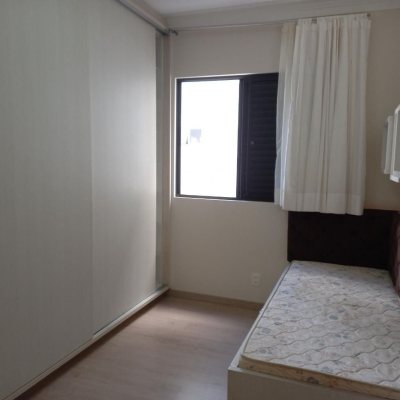 Apartamentos com 110m², 3 quartos, 1 suíte, 2 garagens, no bairro Centro em Florianópolis