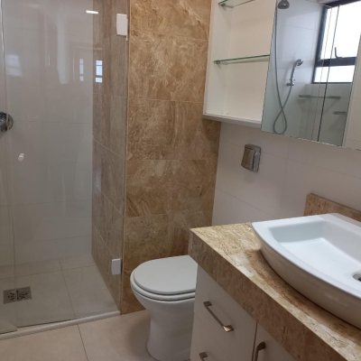 Apartamentos com 110m², 3 quartos, 1 suíte, 2 garagens, no bairro Centro em Florianópolis