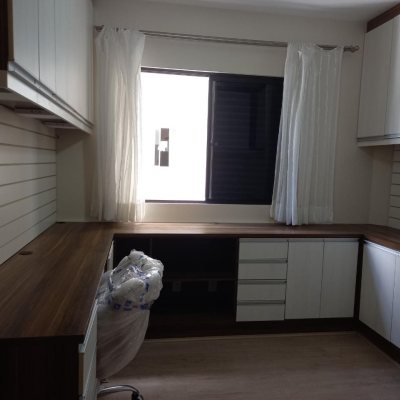 Apartamentos com 110m², 3 quartos, 1 suíte, 2 garagens, no bairro Centro em Florianópolis