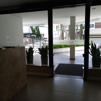 Apartamentos com 110m², 3 quartos, 1 suíte, 2 garagens, no bairro Centro em Florianópolis