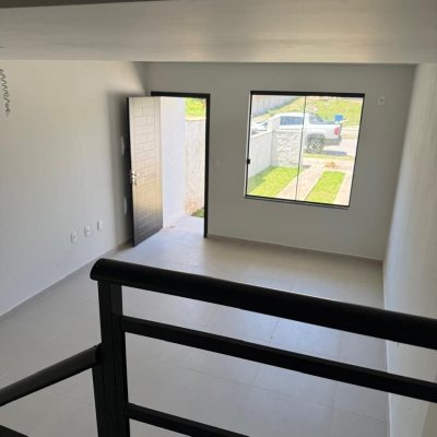 Casa Residencial com 117m², 2 quartos, 2 suítes, 2 garagens, no bairro São João Do Rio Vermelho em Florianópolis