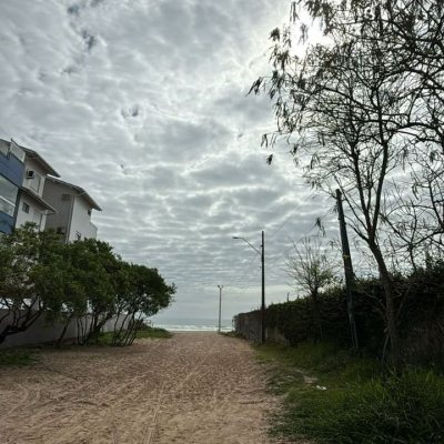 Apartamentos com 42m², 1 quarto, 1 garagem, no bairro Ingleses do Rio Vermelho em Florianópolis