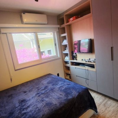 Casa Residencial com 185m², 4 quartos, 2 suítes, 2 garagens, no bairro Itacorubi em Florianópolis