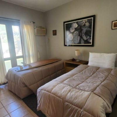 Casa Residencial com 185m², 4 quartos, 2 suítes, 2 garagens, no bairro Itacorubi em Florianópolis