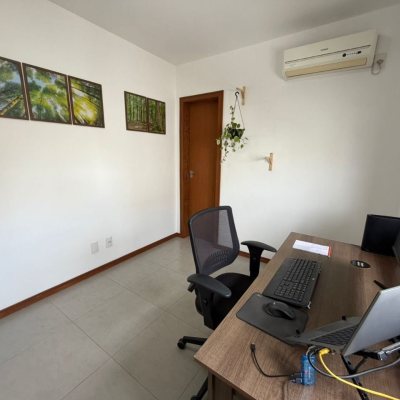 Casa em Condomínio com 118m², 3 quartos, 1 suíte, 2 garagens, no bairro Campeche em Florianópolis