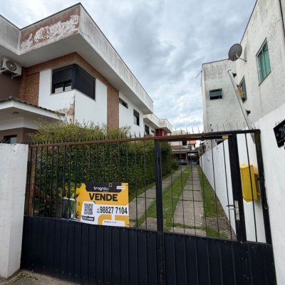 Casa em Condomínio com 118m², 3 quartos, 1 suíte, 2 garagens, no bairro Campeche em Florianópolis