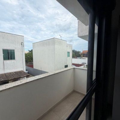 Casa em Condomínio com 118m², 3 quartos, 1 suíte, 2 garagens, no bairro Campeche em Florianópolis