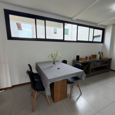 Casa em Condomínio com 118m², 3 quartos, 1 suíte, 2 garagens, no bairro Campeche em Florianópolis