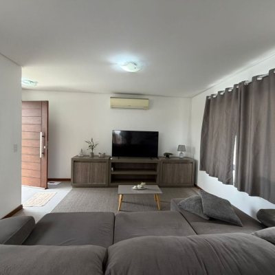 Casa em Condomínio com 118m², 3 quartos, 1 suíte, 2 garagens, no bairro Campeche em Florianópolis