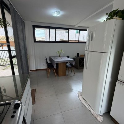 Casa em Condomínio com 118m², 3 quartos, 1 suíte, 2 garagens, no bairro Campeche em Florianópolis